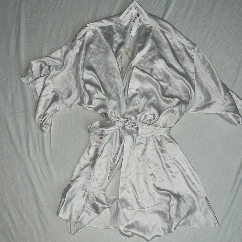 Victoria's Secret Satin Kimono Robe in Light Silver